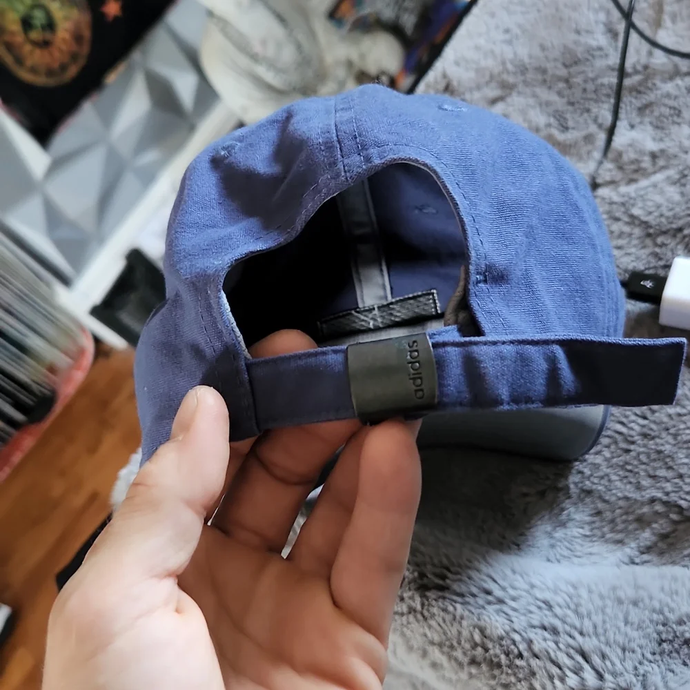 Adidas hat - Picture 3 of 4